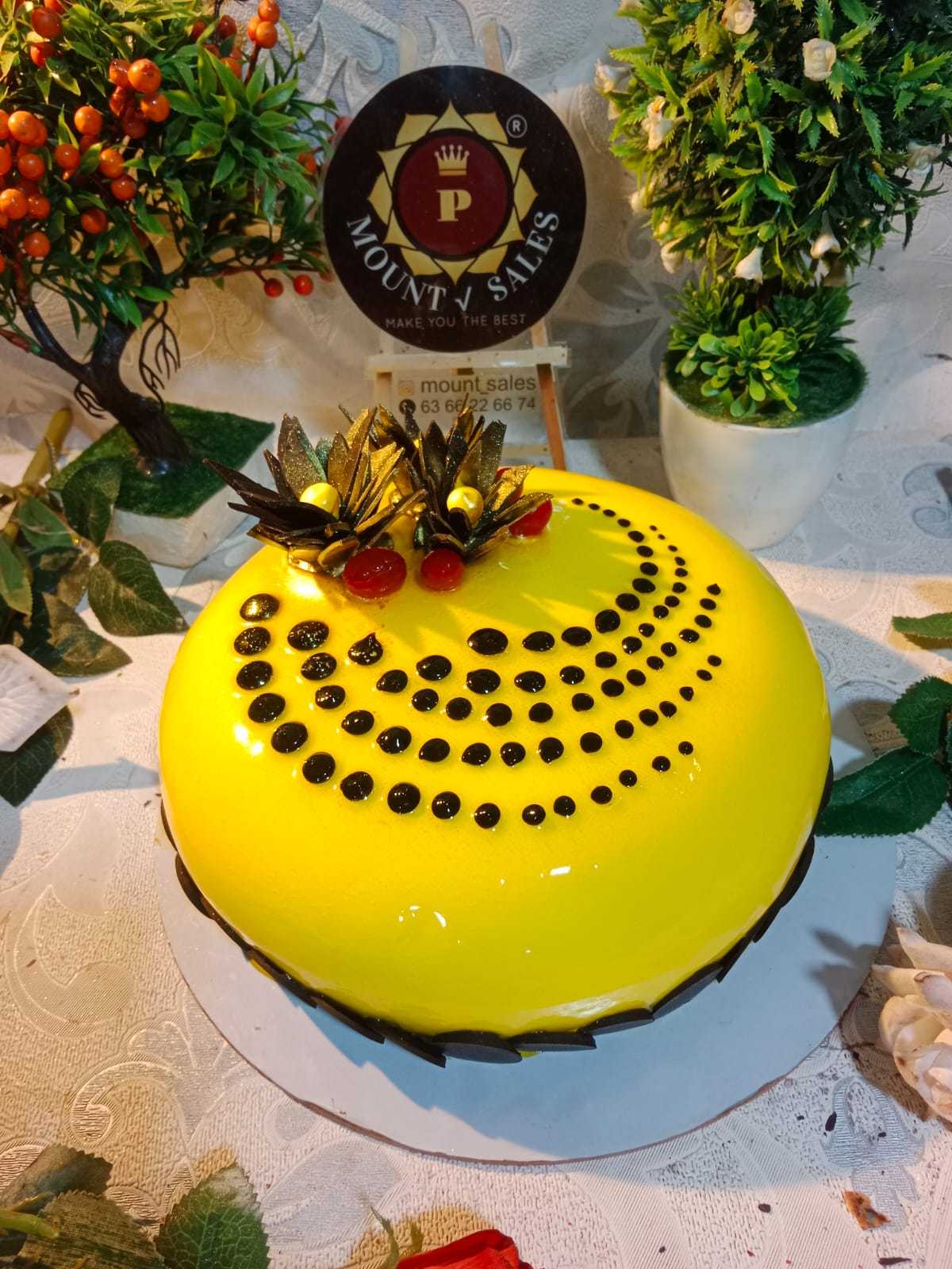 Premium RED N White Velvet Cake